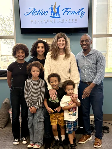 Chiropractor Arlington TX Kenyon Godwin With Family Chiropractor Arlington TX Kenyon Godwin With Family